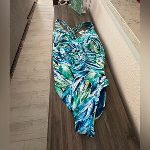 NWT Terra & Sky Blue and Green Patterned swimsuit, 4X